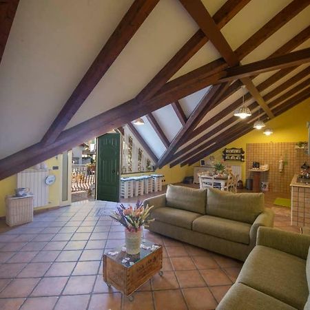Mansarda Ciaciano Apartment Bomerano Bagian luar foto