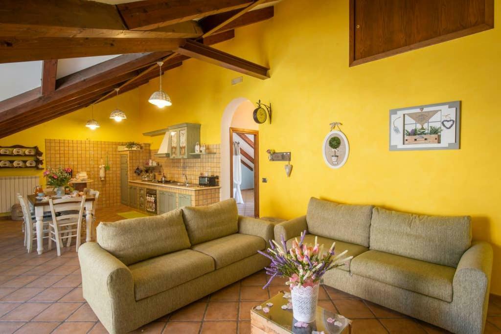 Mansarda Ciaciano Apartment Bomerano Bagian luar foto